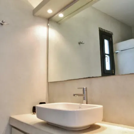 Cycladic Maisonette Vourkárion