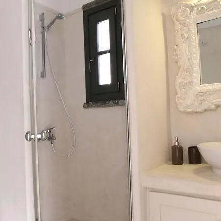 Cycladic Maisonette Vourkárion